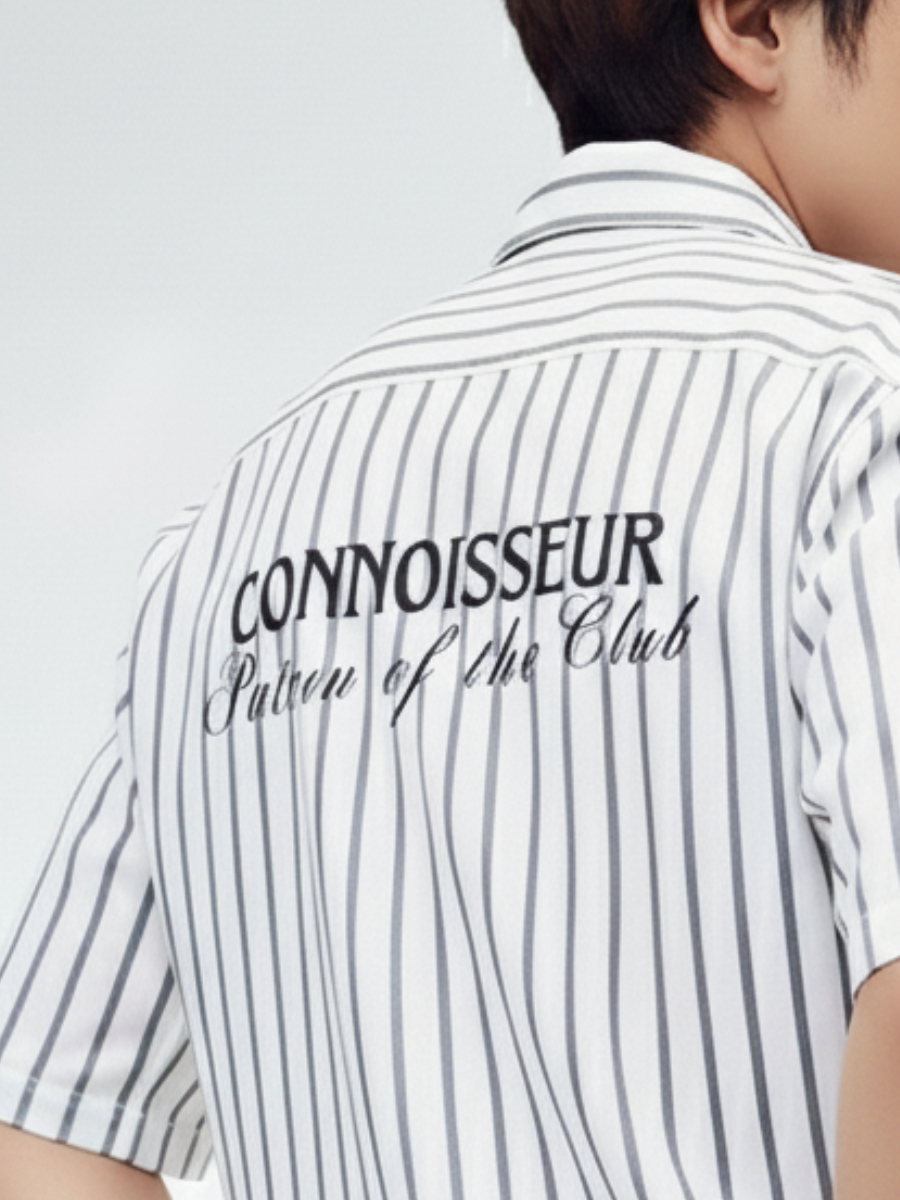 Connoisseur Bleu À Paris
